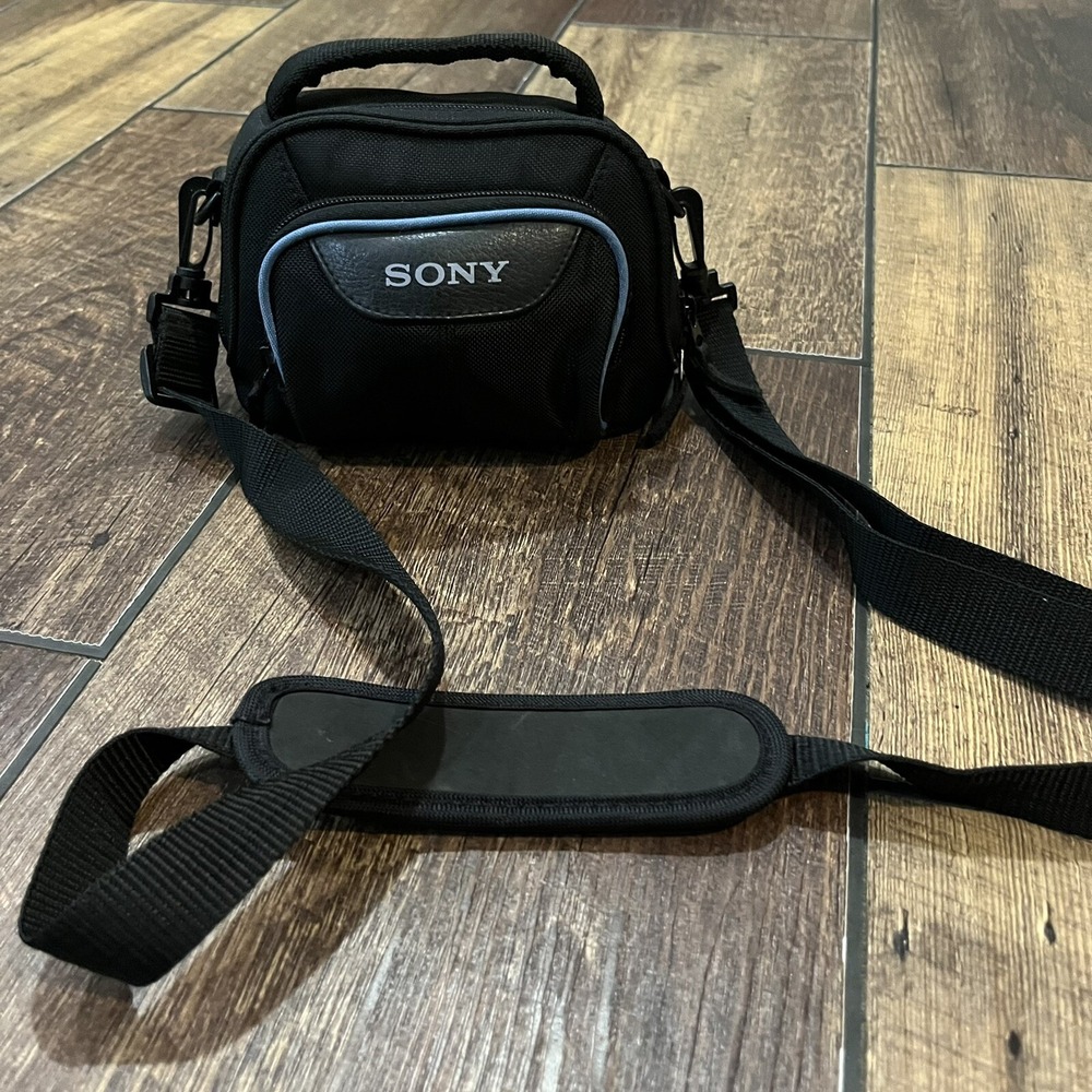 SONY Small Carrying Camera Black Bag Pouch Zipper Model LCS-CSD Shoulder Strap